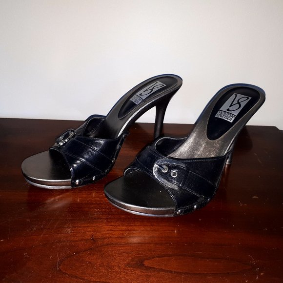 Сlogs - Picture 1 of 5